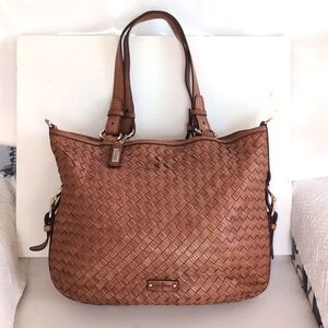 Cole Haan Leather bag with cross body strap Size 15+11+3.5